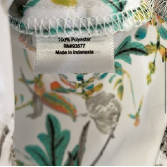 Ana XS Floral Laced VNeck Top​ - Picture 5 of 7